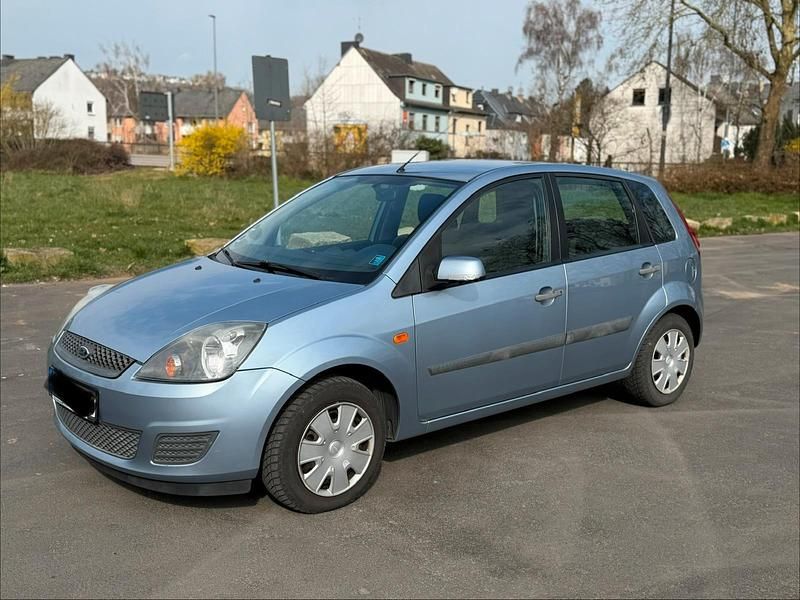 Gebraucht Ford Fiesta 69 PS (50 kW) 2007 Blau Kleinwagen