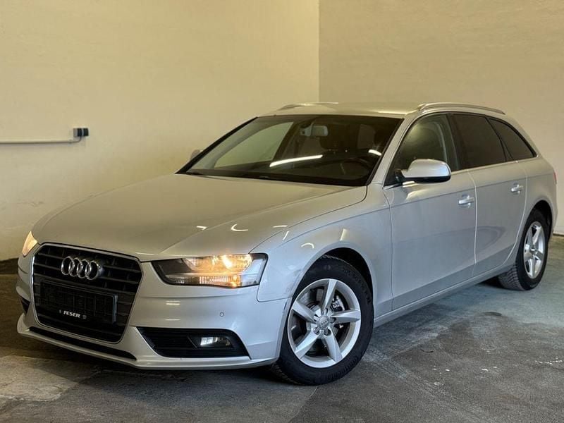 Silber Gebraucht 2012 Audi A4 Ambiente Kombi | 5.390 € (Guter Preis) - Bild 1/4