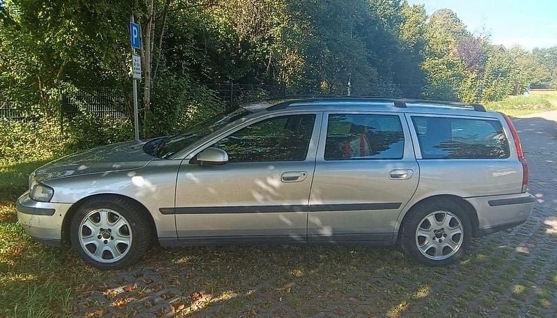 Silber Gebraucht 2001 Volvo V70 Kombi | 1.200 € (Superpreis) - Bild 1/3