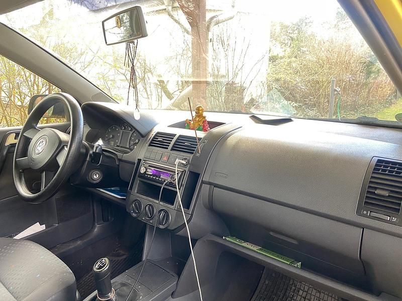 Gebraucht VW Polo 63 PS (46 kW) 2002 Gelb Kleinwagen