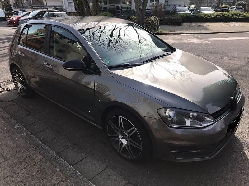 Gebraucht VW Golf VII 105 PS (77 kW) 2013 Grau Limousine