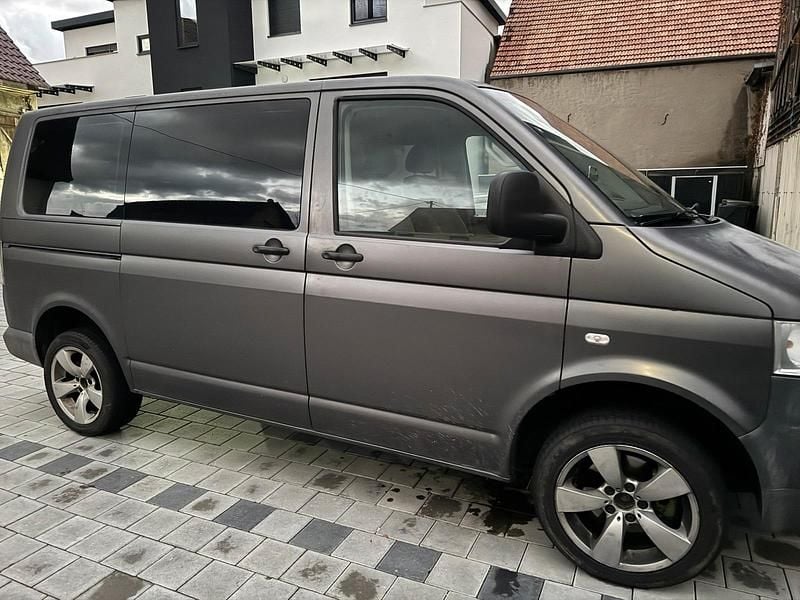 Blau Gebraucht 2007 VW Caravelle Van / Kleinbus | 5.999 € - Bild 1/4