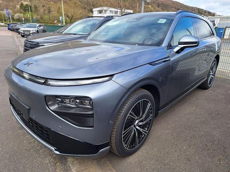 Neu XPENG G9 422 kW (575 PS) 2026 Grau SUV