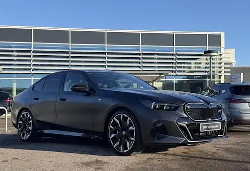 Neu BMW i5 Shadowline 442 kW (601 PS) 2026 Frozen deep grey Limousine