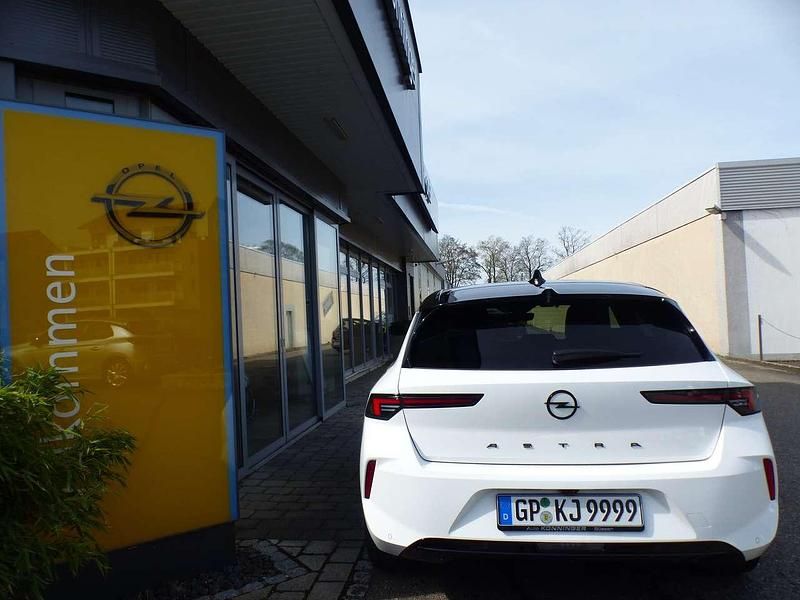 Gebraucht Opel Astra 131 PS (96 kW) 2023 Weiss Limousine