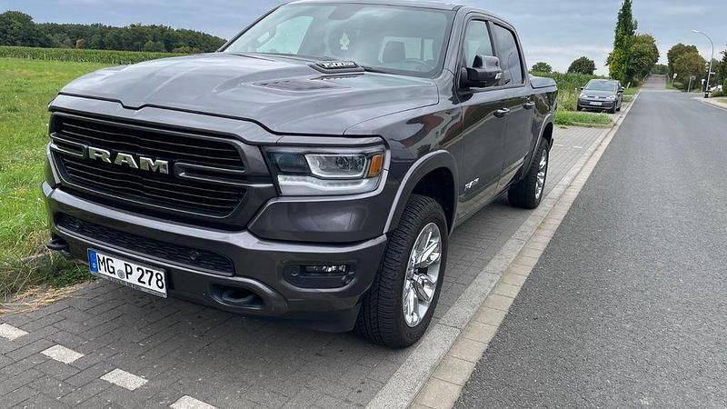 Grau Gebraucht 2019 Dodge Ram Abholung | 51.299 € (Teuer) - Bild 1/4