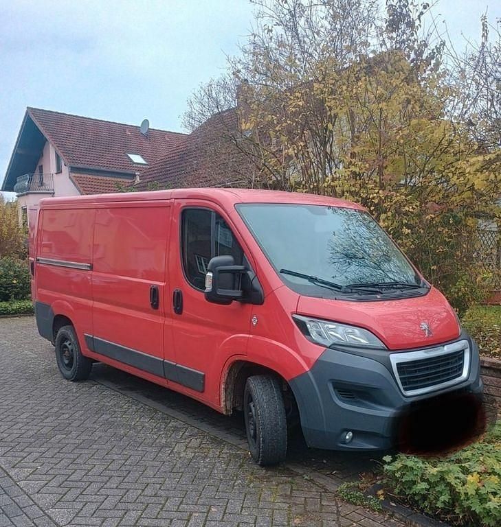 Gebraucht Peugeot Boxer 131 PS (96 kW) 2017 Rot Van