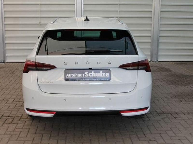 Gebraucht Skoda Octavia Selection 150 PS (110 kW) 2025 Weiß Kombi