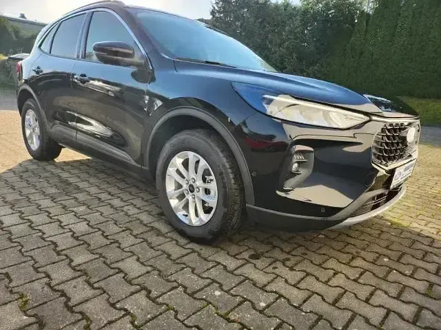 Gebraucht Ford Kuga Titanium 242 PS (177 kW) 2024 Agate black metallic (schwarz) SUV