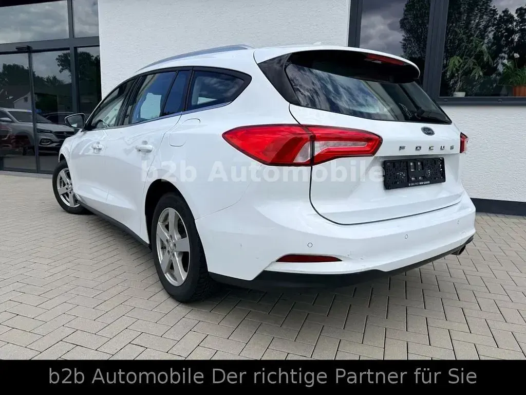 Gebraucht Ford Focus 120 PS (88 kW) 2019 Weiß Limousine
