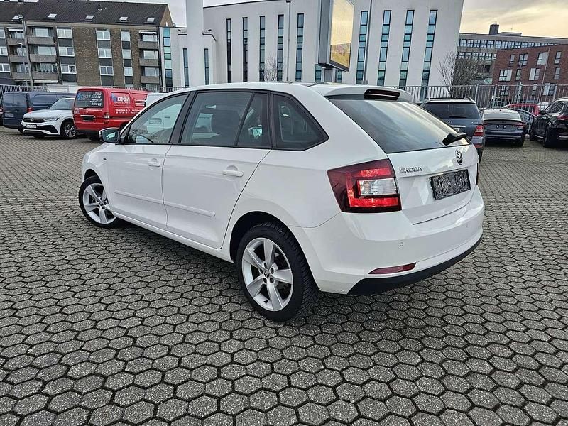 Gebraucht Skoda Rapid Clever 90 PS (66 kW) 2017 Weiß Kombi