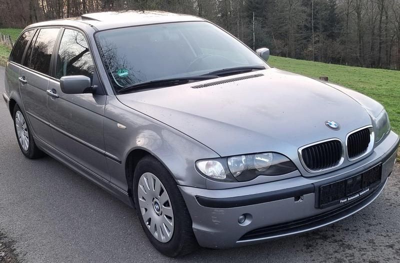 Grau Gebraucht 2005 BMW 316 Kombi | 1.990 € (Fairer Preis) - Bild 1/4