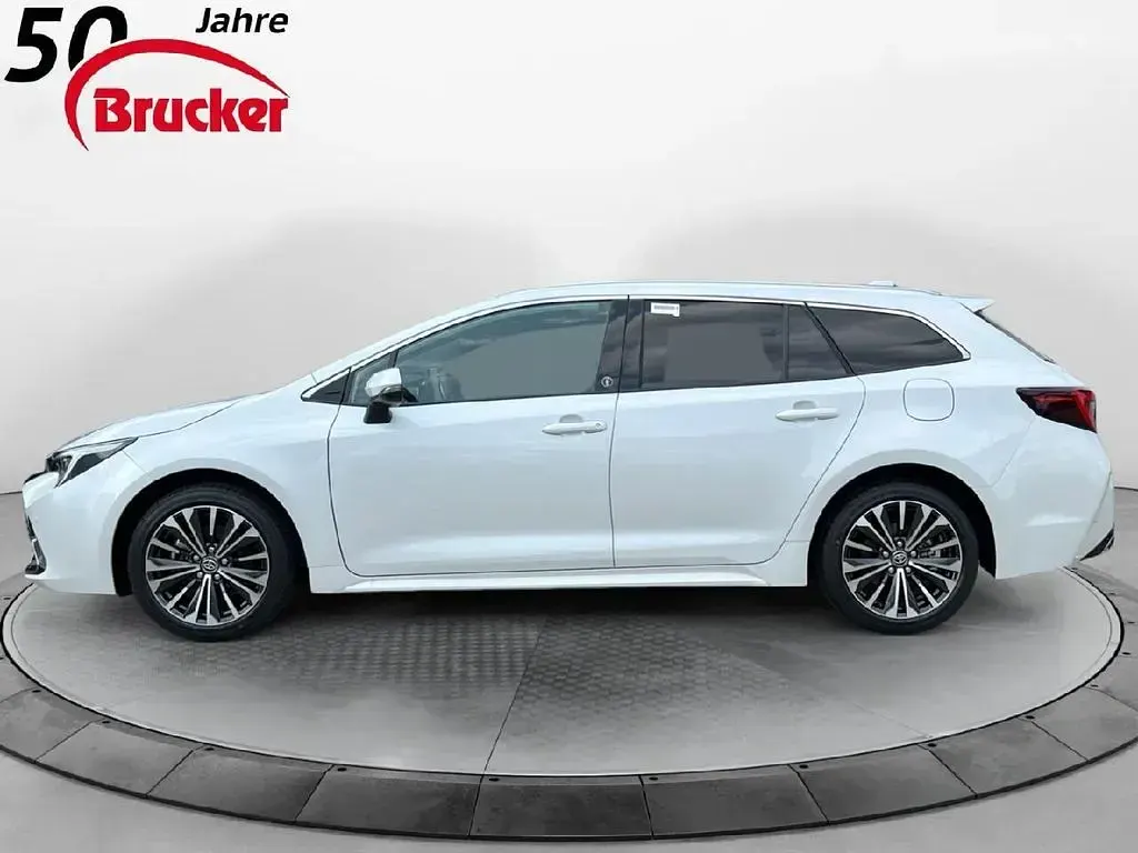 Gebraucht Toyota Corolla Team 196 PS (144 kW) 2024 Weiß Kombi
