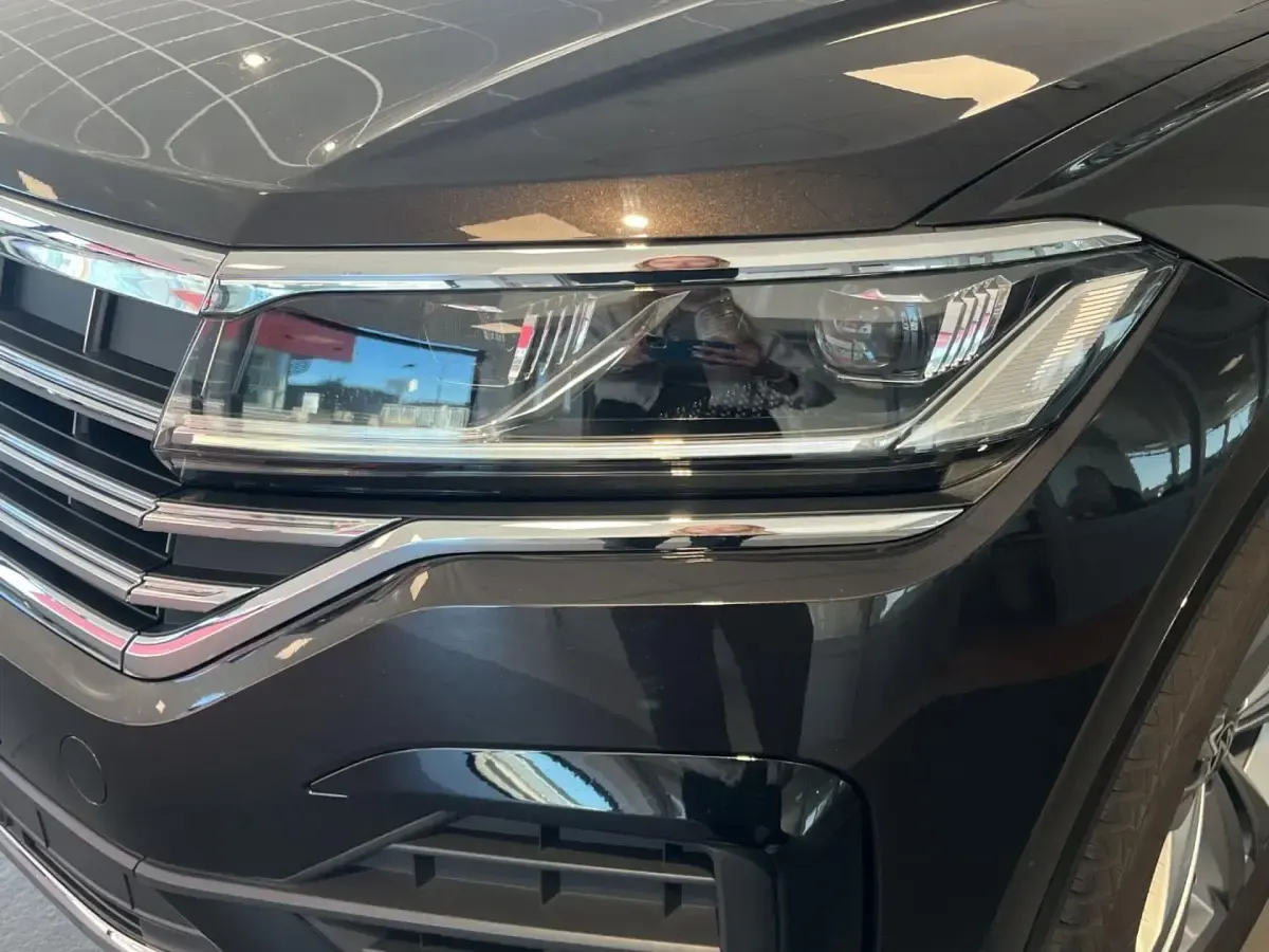 Gebraucht VW Touareg R-line 231 PS (169 kW) 2023 Braun SUV