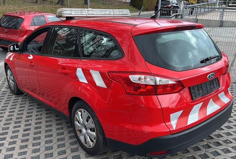 Usado Ford Focus 116 HP (85 kW) 2013 Vermelho Carrinha