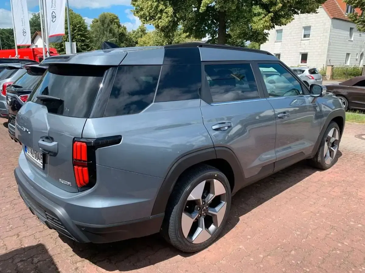 Usata KGM Torres EVX 152 kW (207 CV) 2024 Argento SUV