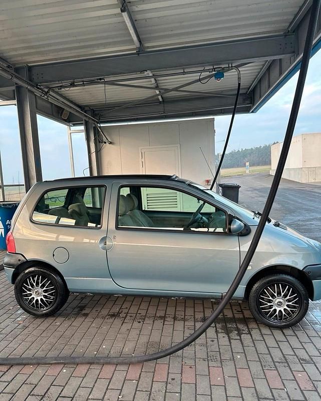 Second-hand Renault Twingo 58 CP (42 kW) 2003 Andere farben Hatchback