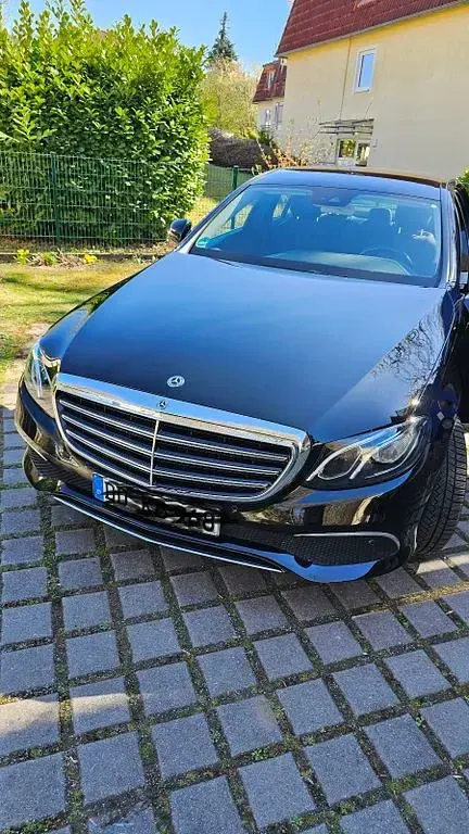 Gebraucht Mercedes E220 194 PS (142 kW) 2019 Schwarz Limousine