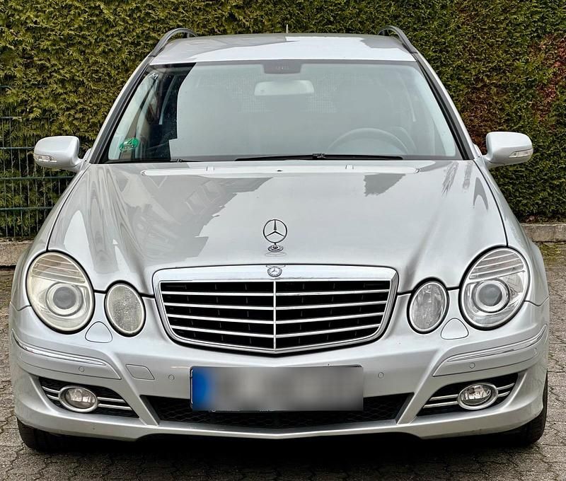 Gebraucht Mercedes E220 170 PS (125 kW) 2009 Grau Kombi