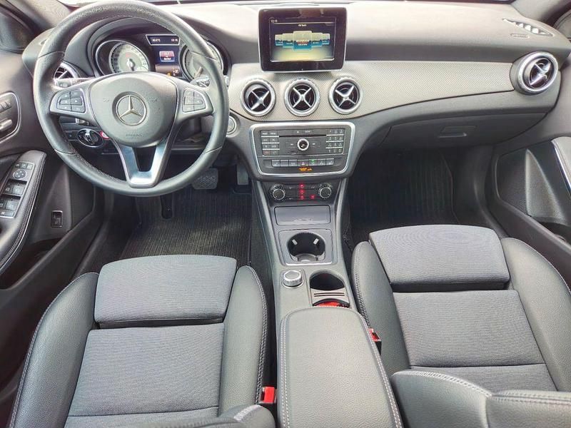 Gebraucht Mercedes GLA220 177 PS (130 kW) 2017 Grün SUV