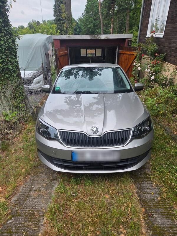 Silber Gebraucht 2015 Skoda Fabia Kleinwagen | 7.350 € (Superpreis) - Bild 1/4