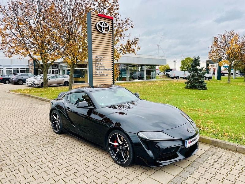 Schwarz Gebraucht 2022 Toyota Supra Premium Coupé | 56.930 € (Fairer Preis) - Bild 1/4
