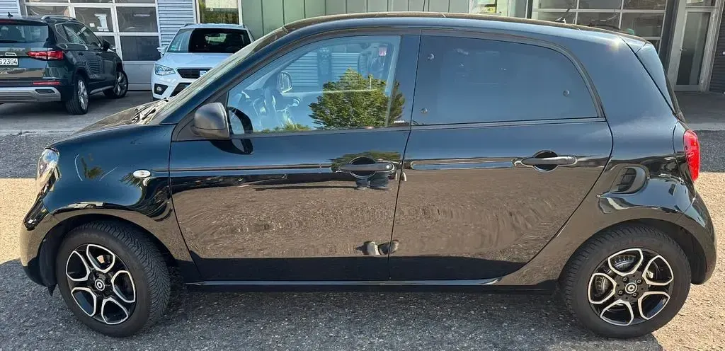 Gebraucht Smart ForFour Basis 90 PS (66 kW) 2018 Schwarz Kleinwagen