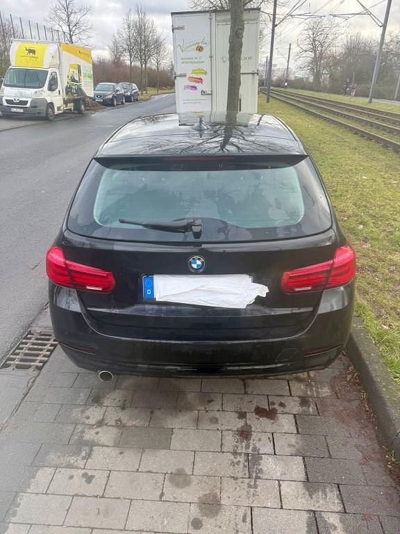 Gebraucht BMW 318 143 PS (105 kW) 2016 Schwarz Kombi
