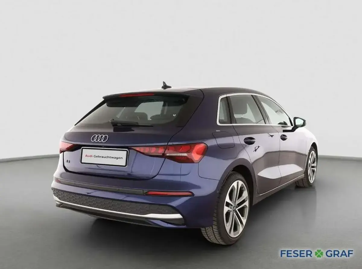 Gebraucht Audi A3 Ambiente 150 PS (110 kW) 2025 Navarrablau metallic Limousine