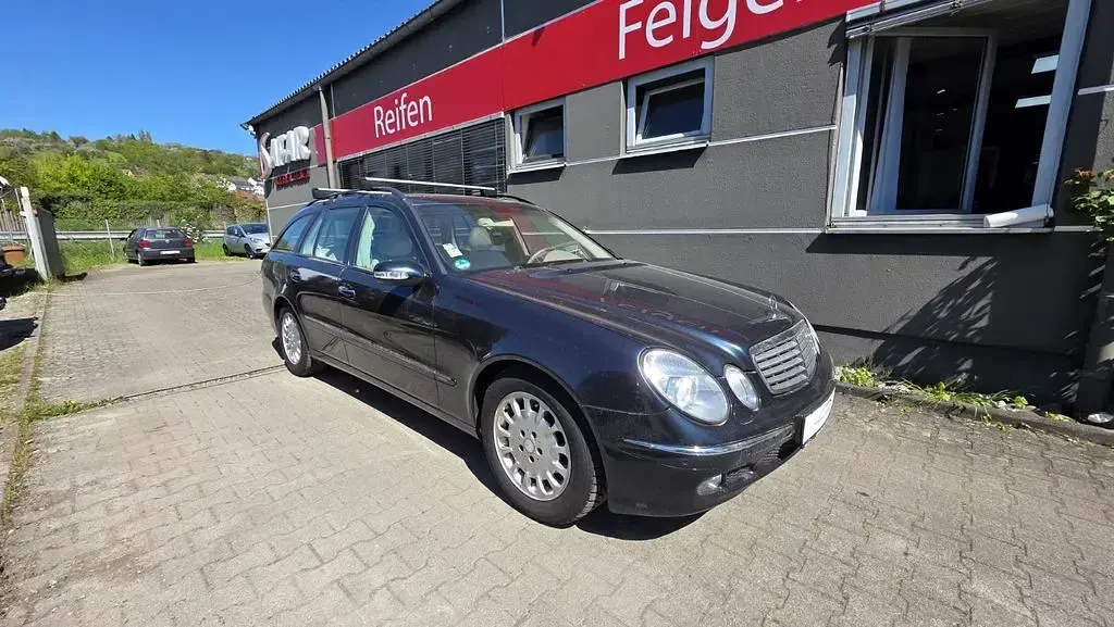 Occasion Mercedes E220 Elegance 150 ch (110 kW) 2004 Noir Berline