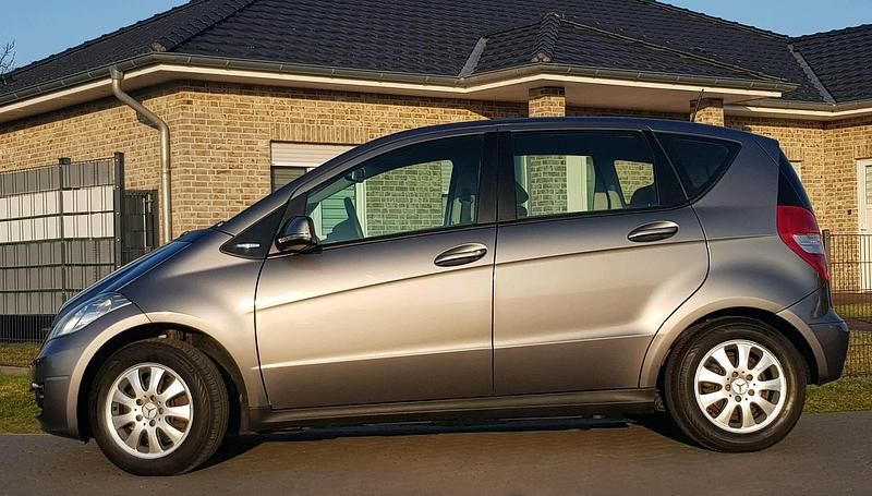 Gebraucht Mercedes A160 95 PS (69 kW) 2011 Grau Kombi