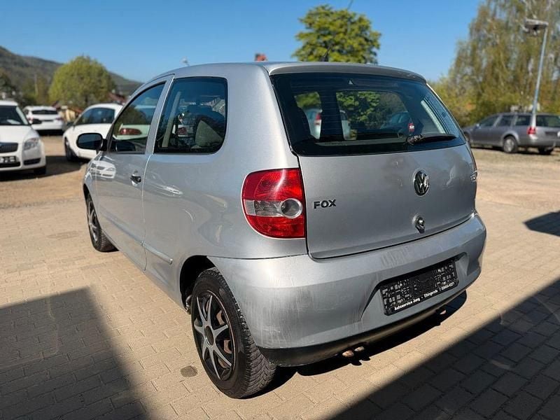 Second-hand VW Fox Basis 69 CP (50 kW) 2010 Argintiu Hatchback