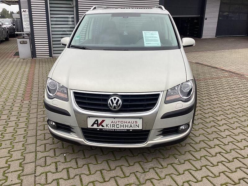 Silber Gebraucht 2009 VW Touran Cross Van / Kleinbus | 8.900 € (Fairer Preis) - Bild 1/4