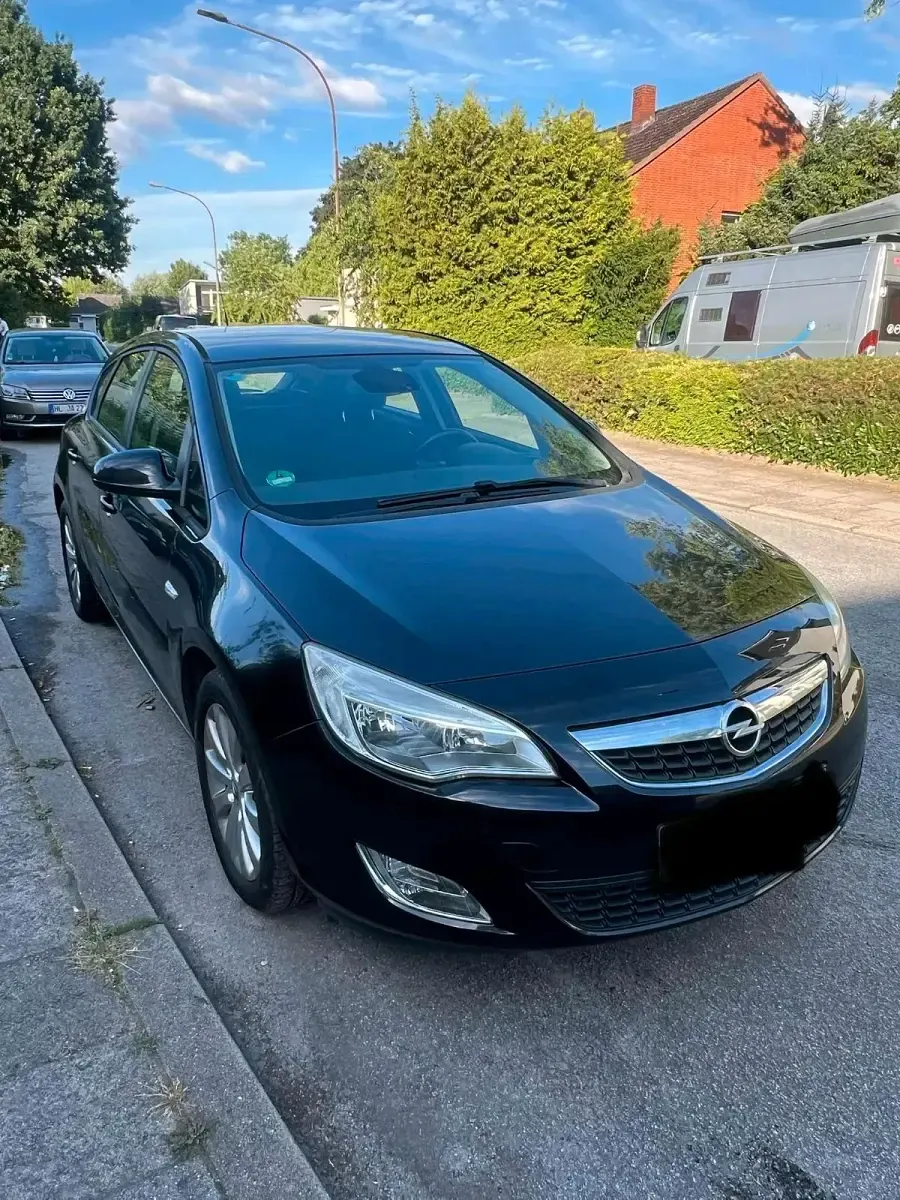 Gebraucht Opel Astra 110 PS (80 kW) 2011 Schwarz Limousine