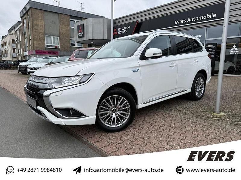 Gebraucht Mitsubishi Outlander Basis 82 PS (60 kW) 2021 Weiss SUV