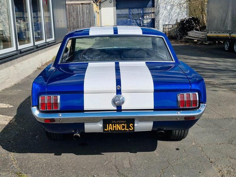 Gebraucht Ford V8 225 PS (165 kW) 1966 Blau Coupé