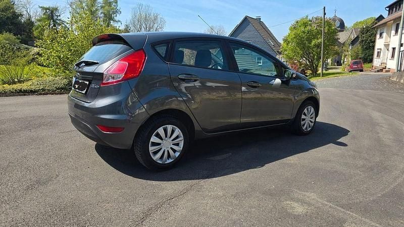 Second-hand Ford Fiesta 82 CP (60 kW) 2017 Gri Hatchback