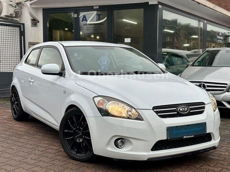 Weiß Gebraucht 2010 Kia ProCeed Coupé | 5.790 € (Fairer Preis) - Bild 1/4