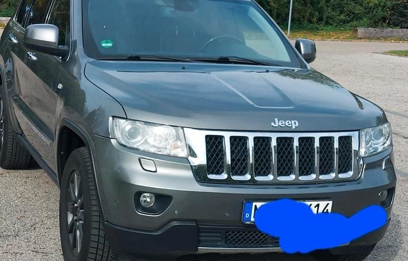 Grau Gebraucht 2012 Jeep Cherokee SUV | 10.750 € - Bild 1/4
