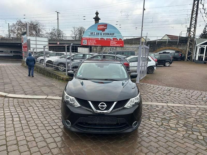 Schwarz Gebraucht 2015 Nissan Qashqai Acenta SUV | 9.900 € (Guter Preis) - Bild 1/4