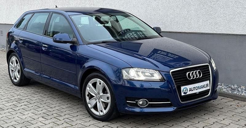 Blau Gebraucht 2012 Audi A3 Ambition Limousine | 6.900 € (Guter Preis) - Bild 1/4