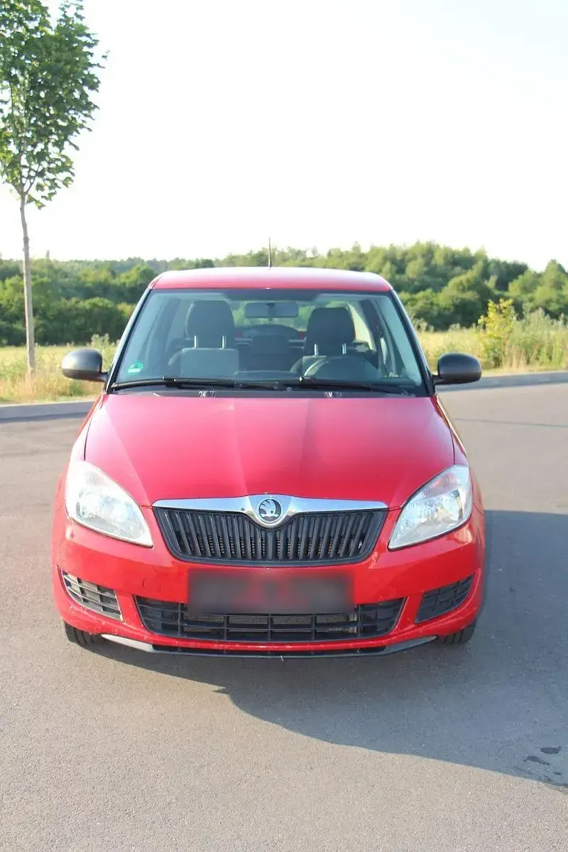 Gebraucht Skoda Fabia Family 69 PS (50 kW) 2013 Rot Limousine