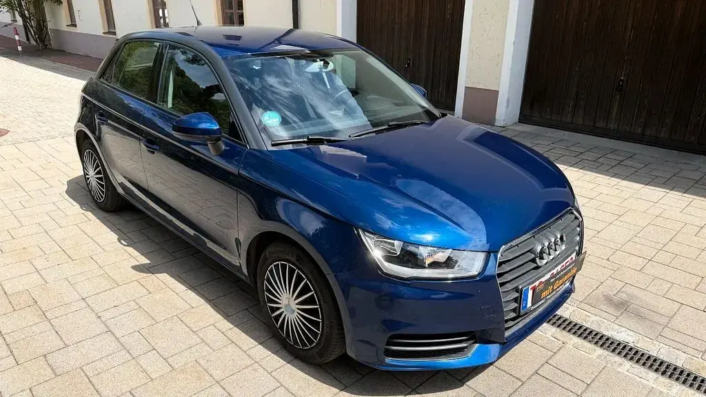 Gebraucht Audi A1 Sportback Basis 116 PS (85 kW) 2017 Blau Kleinwagen