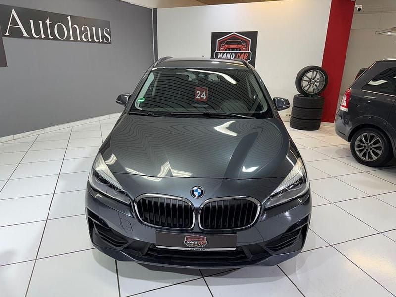 Grau Gebraucht 2020 BMW 218 Advantage Kombi | 17.499 € (Guter Preis) - Bild 1/4