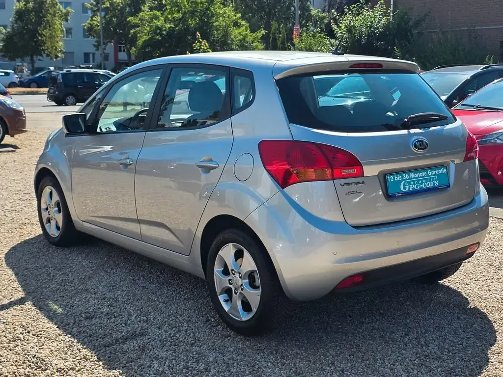 Gebraucht Kia Venga 125 PS (91 kW) 2014 Silber Kleinwagen