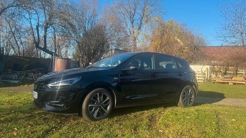 Gebraucht Hyundai i30 Trend 161 PS (118 kW) 2022 Schwarz Kleinwagen