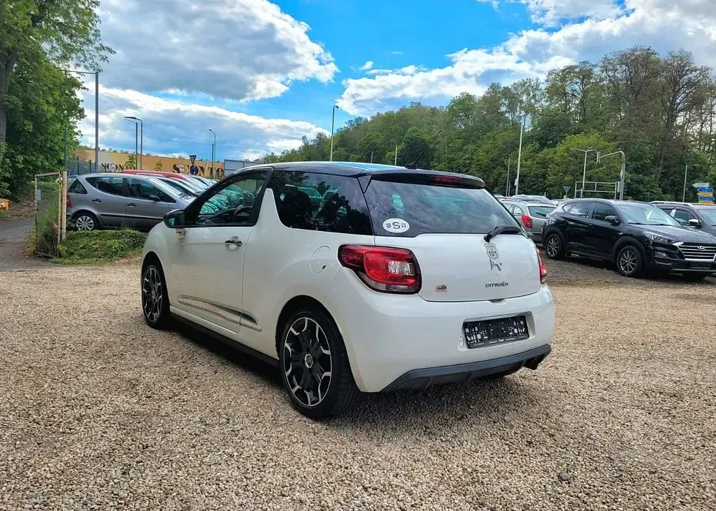 Gebraucht Citroën DS3 So Chic 120 PS (88 kW) 2013 Lack weiss banquise + schwarz Kleinwagen