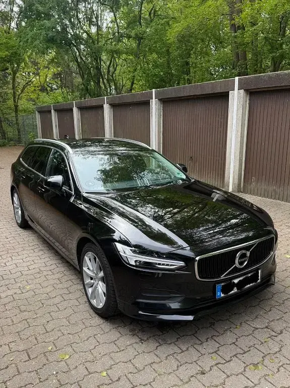 Gebraucht Volvo V90 Momentum 190 PS (139 kW) 2019 Schwarz Kombi