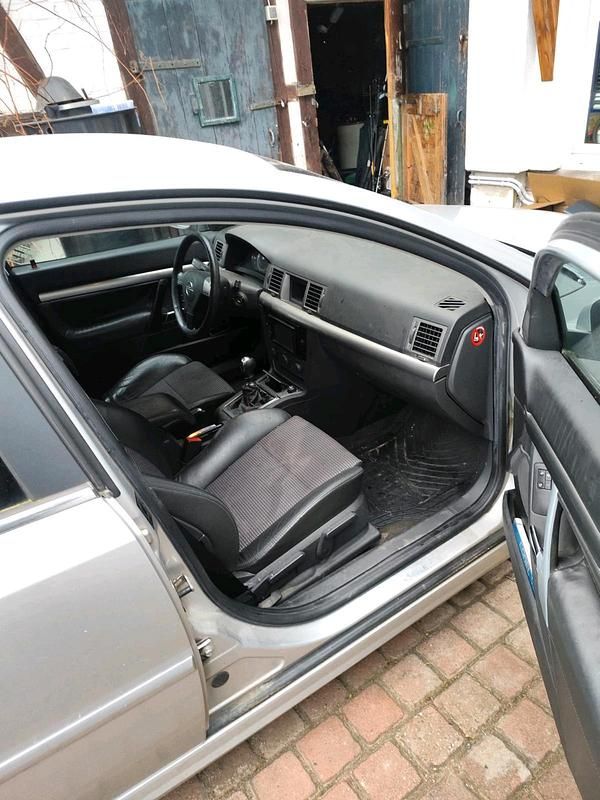 Gebraucht Opel Vectra GTS 175 PS (128 kW) 2004 Silber Limousine