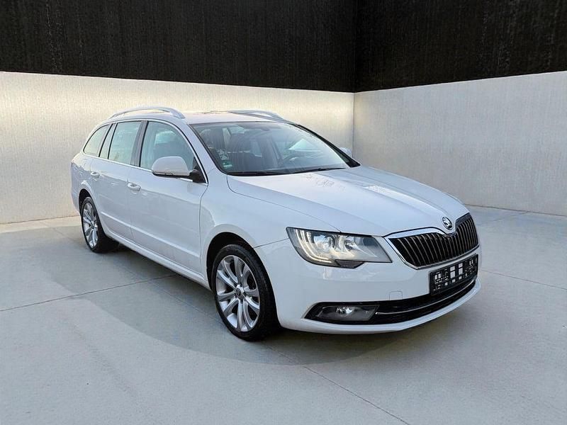 Gebraucht Skoda Superb 140 PS (102 kW) 2015 Weiß Limousine